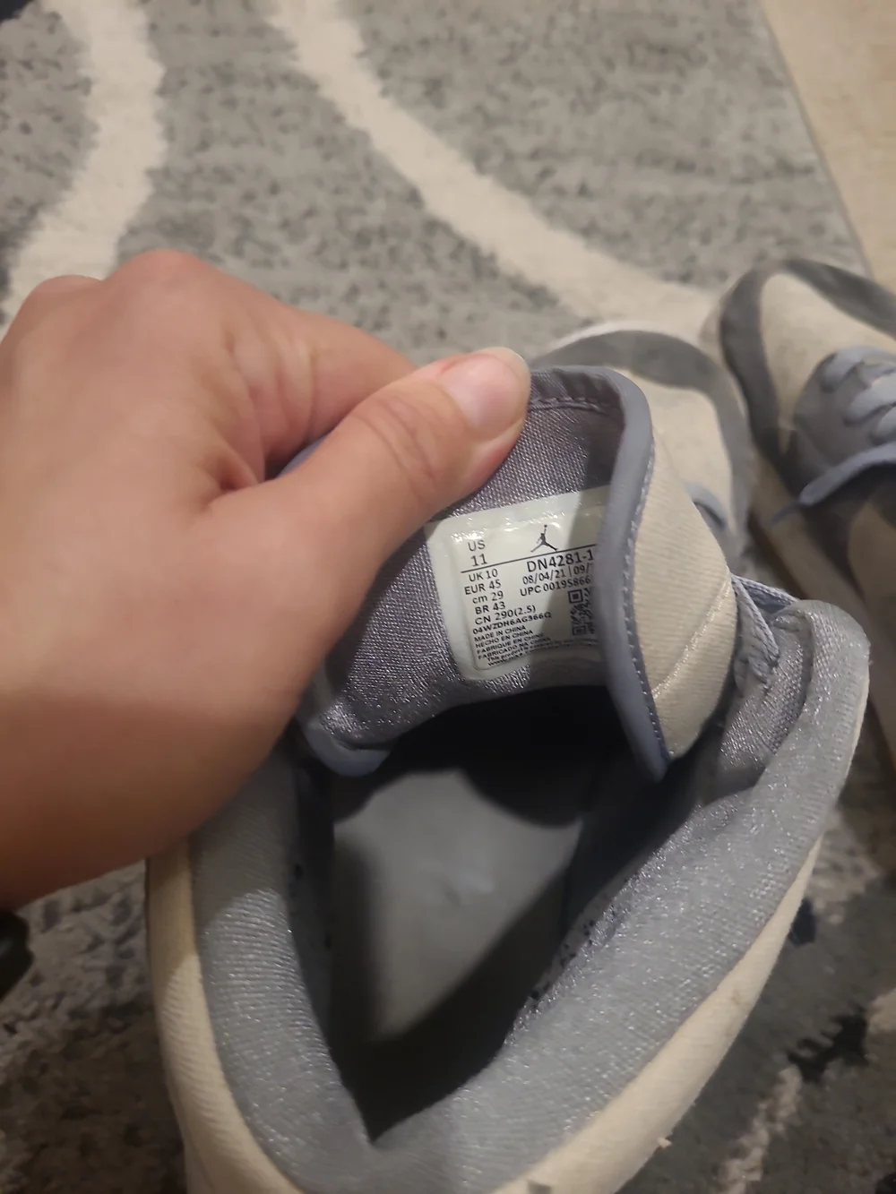 Air Jordan 1 Mid SE Coconut Milk Particle Gray Men's Size 11 Preowned Jordan